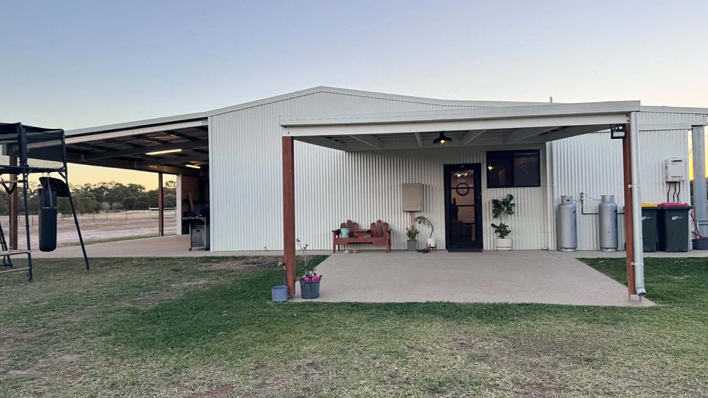 Anakie Siding  Escape the Hustle and Bustle