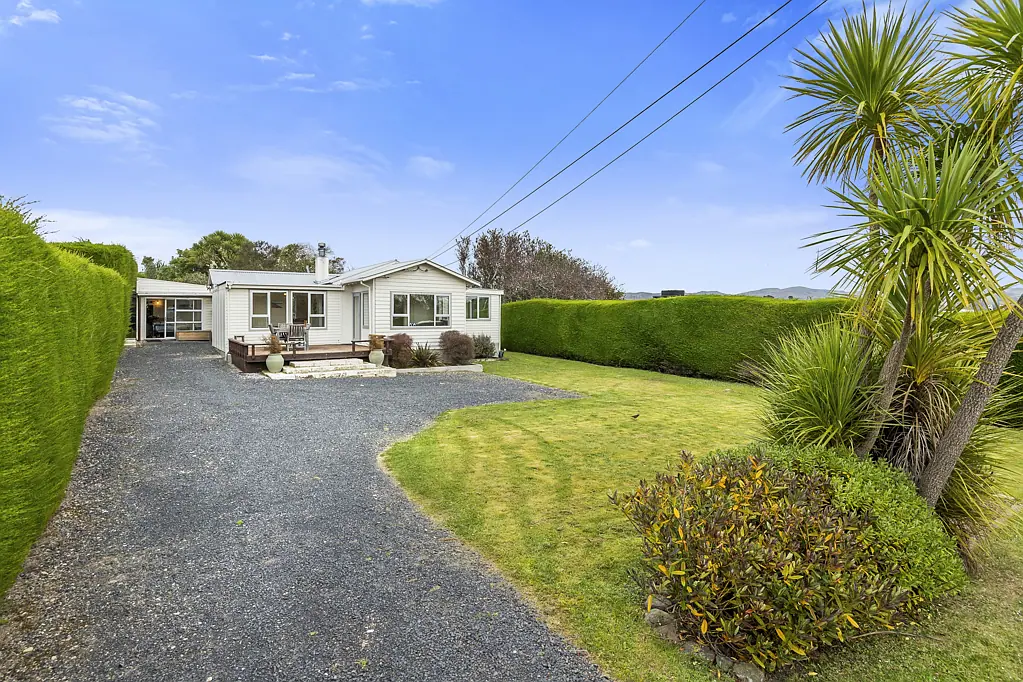 Karitane 2ਬੈੱਡਰੂਮ "Beachside Bliss - Your Karitane Retreat Awaits!"