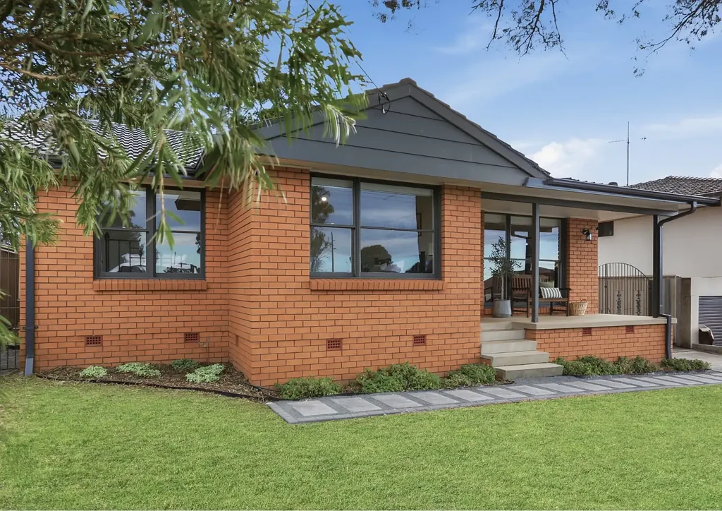 Albion Park 3房  Fully Renovated Family Sanctuary - Simply Move In and Start Living