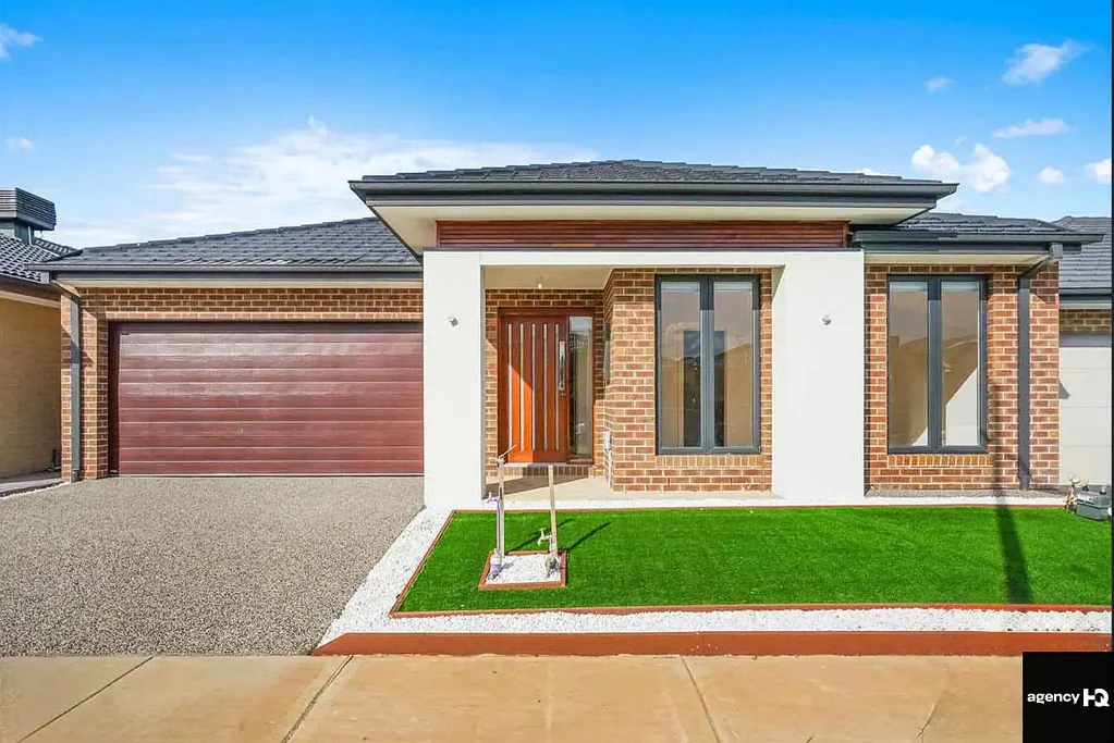 Stunning Family Home in Tarneit | 11 Airedale Avenue