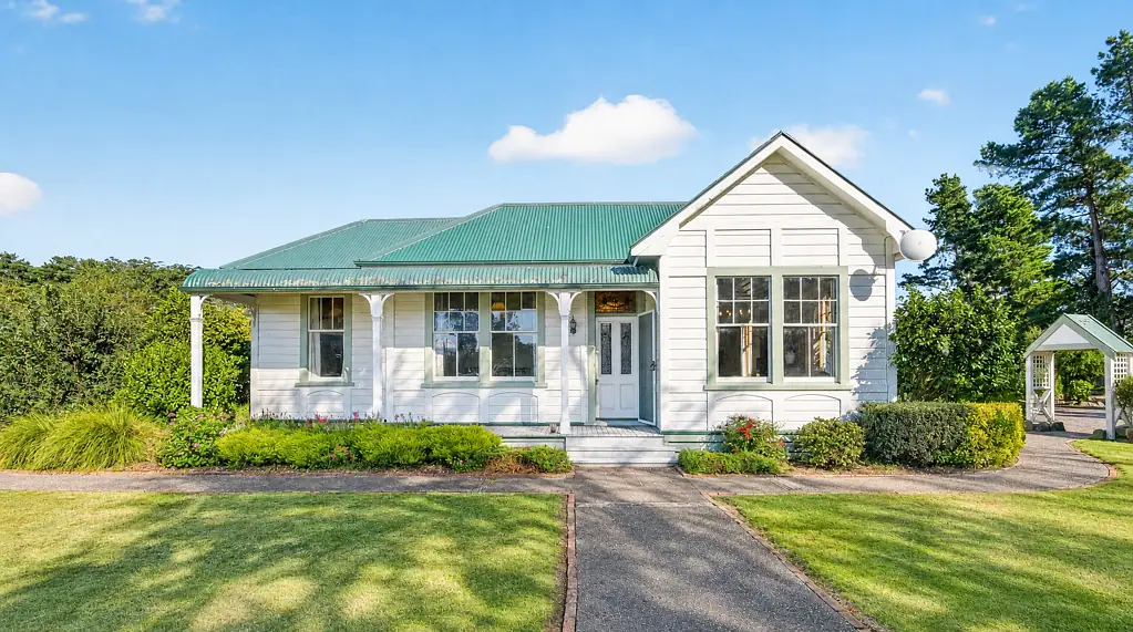 Featherston 3Habitaciones Peace, Privacy & Plenty of Charm - BEO $999,000