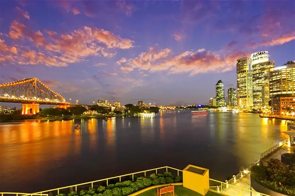 Brisbane City 1Moenga Waterfront One Bedroom Apartment in Admiralty Quays for sale