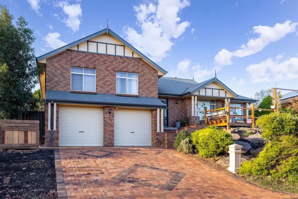 Modbury Heights 4Phòng ngủ Hi, I’m Where Comfort Meets Character...