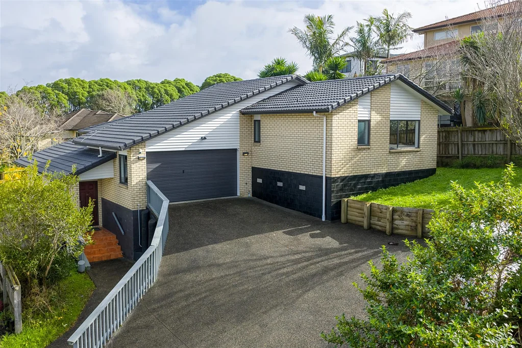 28 Fairchild Avenue, Goodwood Heights, Manukau City, Auckland