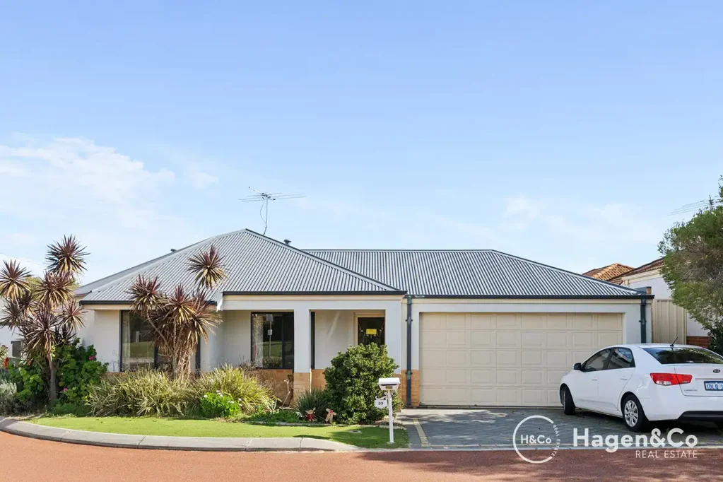 MODERN, LOW-MAINTENANCE LIVING IN A PRIME WANNEROO LOCATION