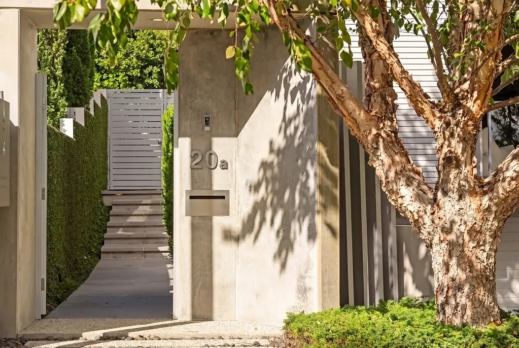 Southport 4房  Architectural Masterpiece in Southport's Most Sought-After Pocket