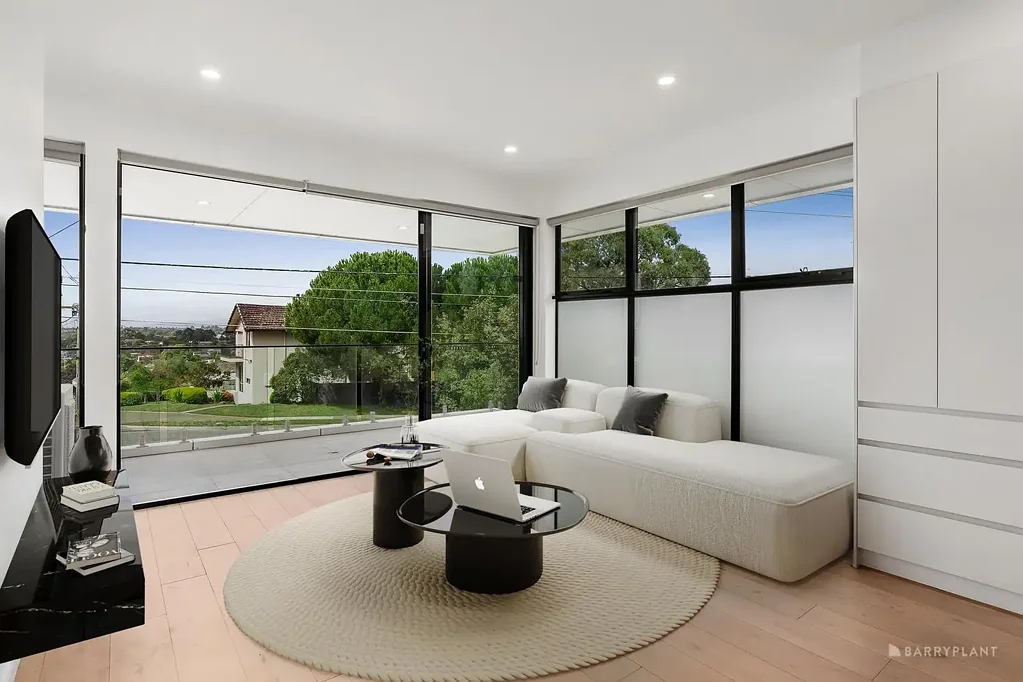 Templestowe Lower 2Moenga Five Star Finishes and a Position to Match