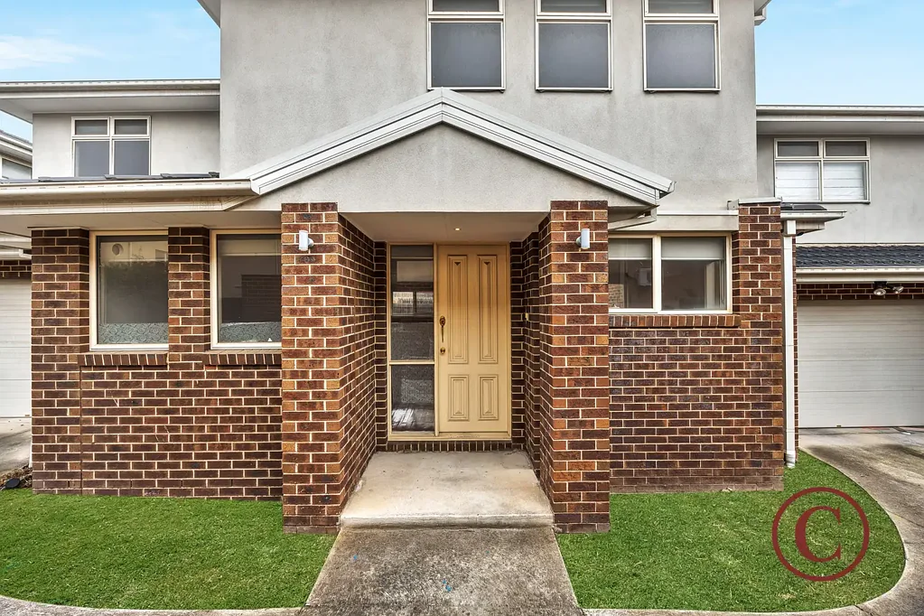 Maribyrnong 2房 便捷社区生活 精装修住宅 开放式设计 石材台面厨房 主卧带套间 供暖制冷齐全 私人庭院车库 Stylish, Low-Maintenance townhouse living in Maribyrnong