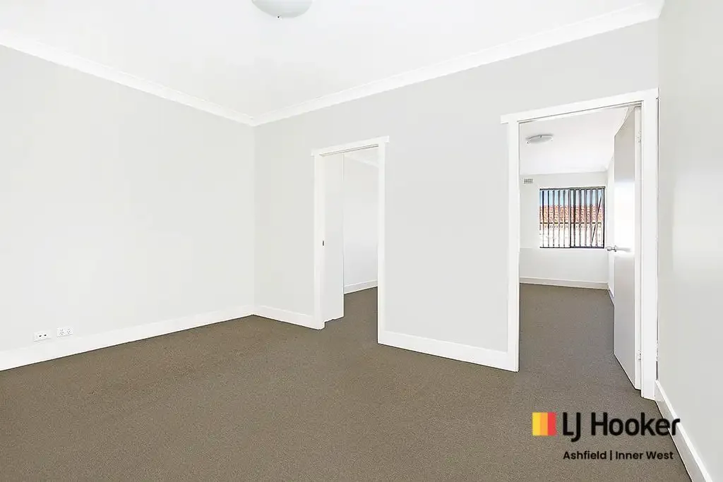 Well Presented 3 Bedroom Apartment in Central Ashfield Location