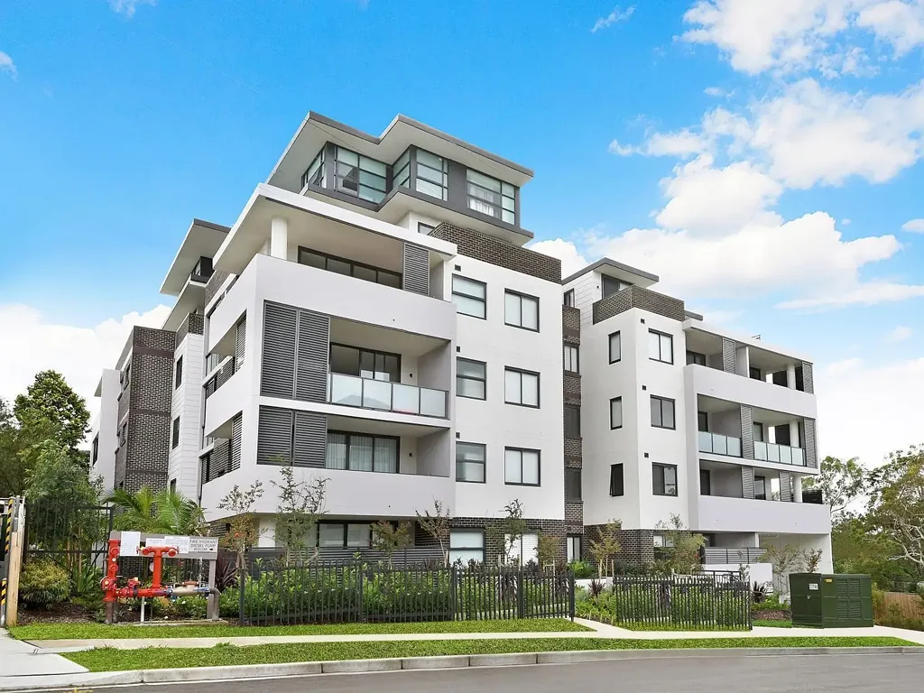 Mount Colah 1房 明亮庭院空间 安全停车储物 公校招生范围 步行便捷生活 Conveniently located modern apartment