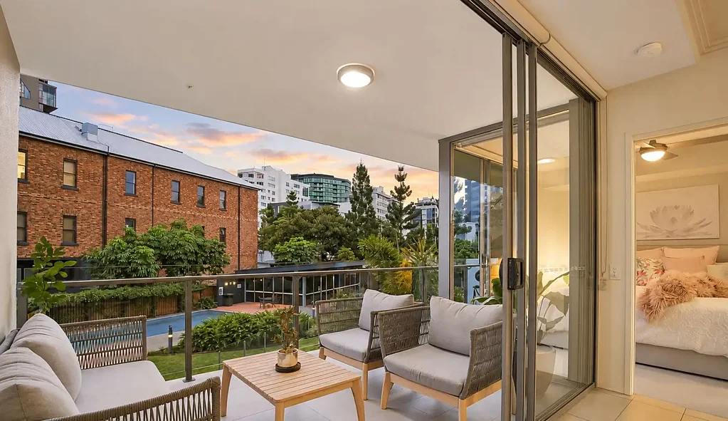 Kangaroo Point 1कमरा Spacious Poolside Apartment Moments from the CBD