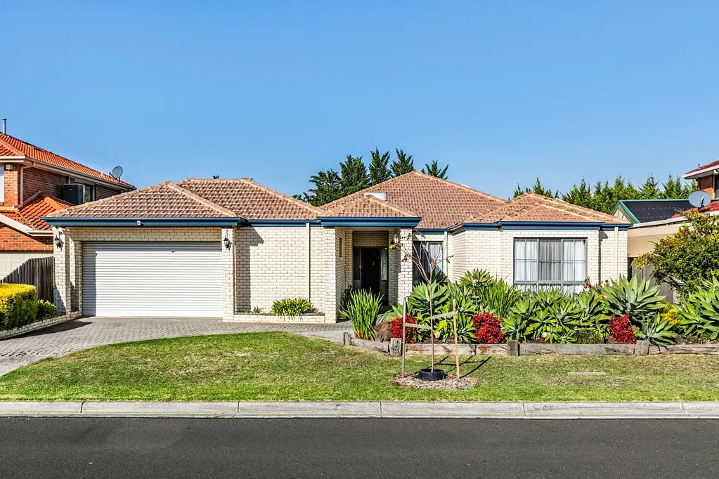 4 Mossgiel Avenue, Greenvale, VIC 3059