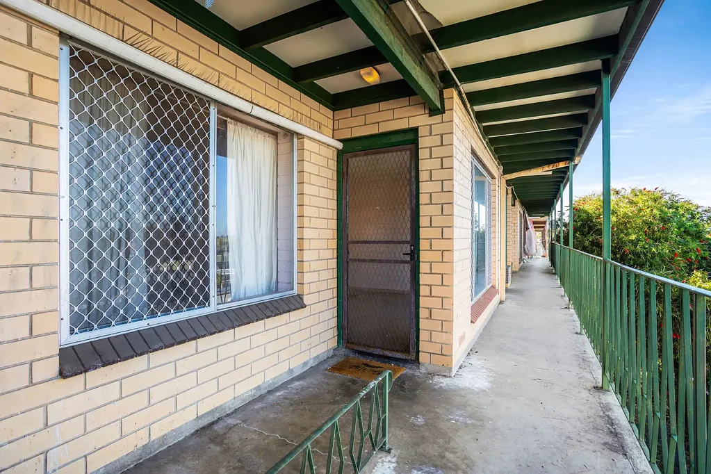 Brooklyn Park 2Zimmer Welcome To Your New Place, A Rare & Affordable Low Maintenance Unit Offering in Adelaide's West!