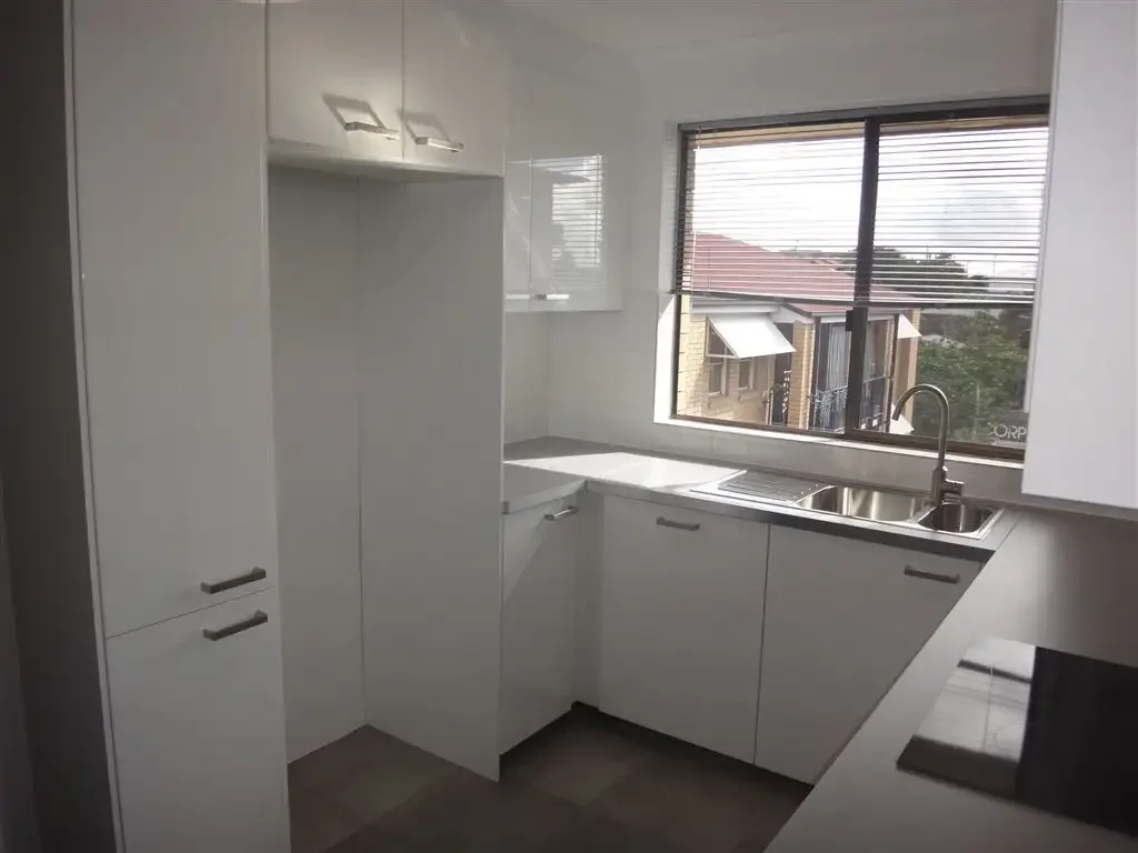 Renovated, Bright and Breezy 2 Bedroom Unit