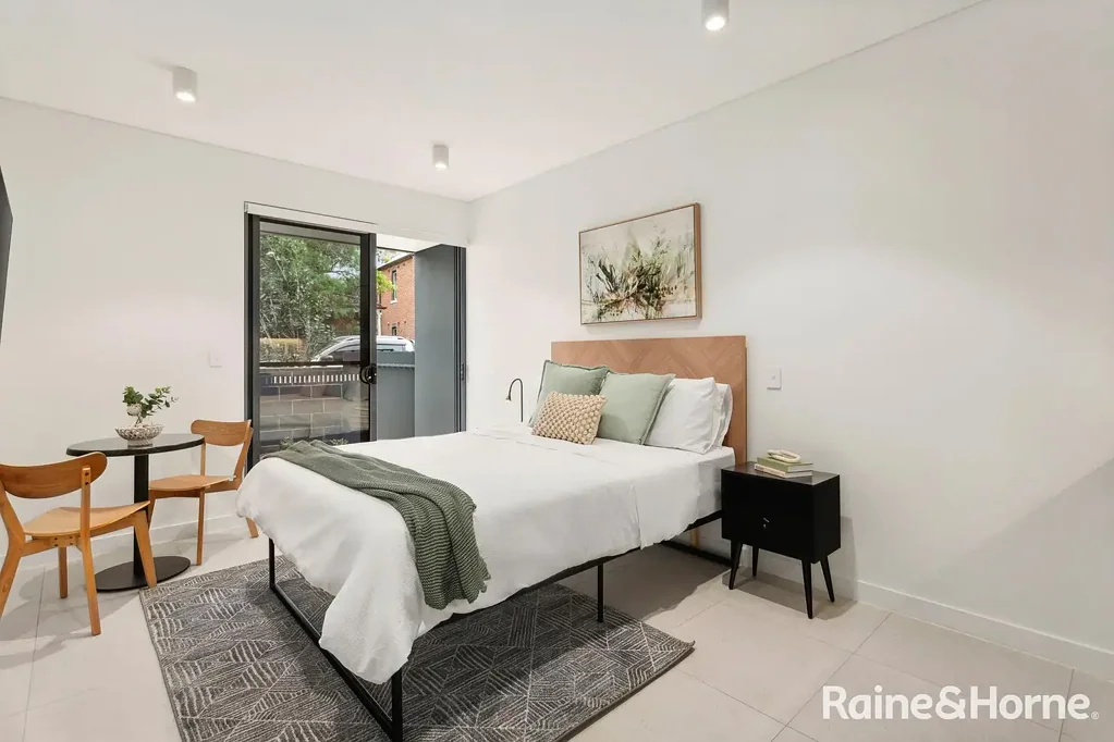 FURNISHED STUDIO APARTMENTS - RENT INCLUDES WATER,GAS,ELECTRICITY AND INTERNET!