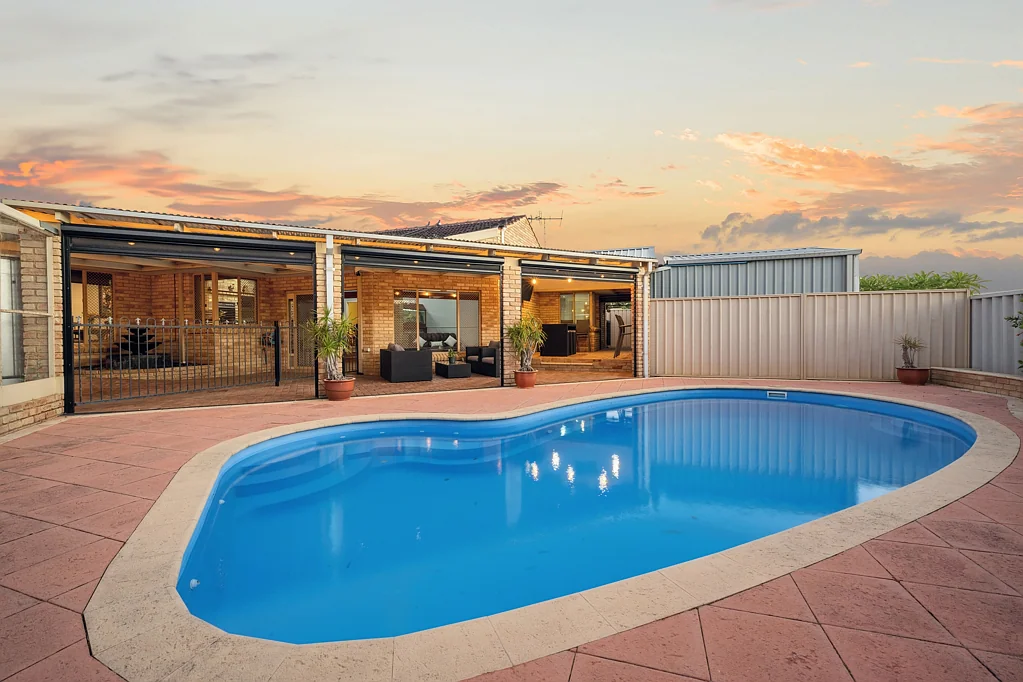 15 Dryden Street, Lake Coogee, WA 6166