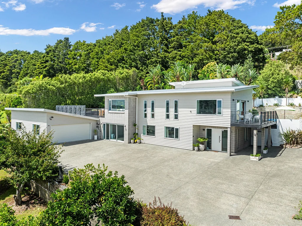 Kamo 5 Bedroom Designed for big family living...