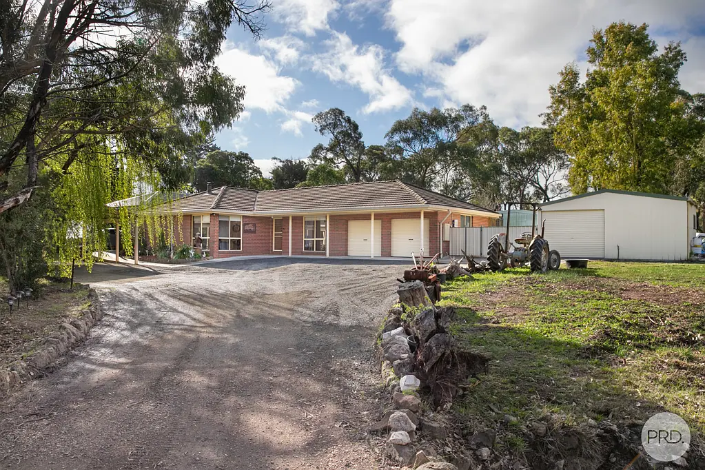 44 Thomas Road, Haddon, VIC 3351