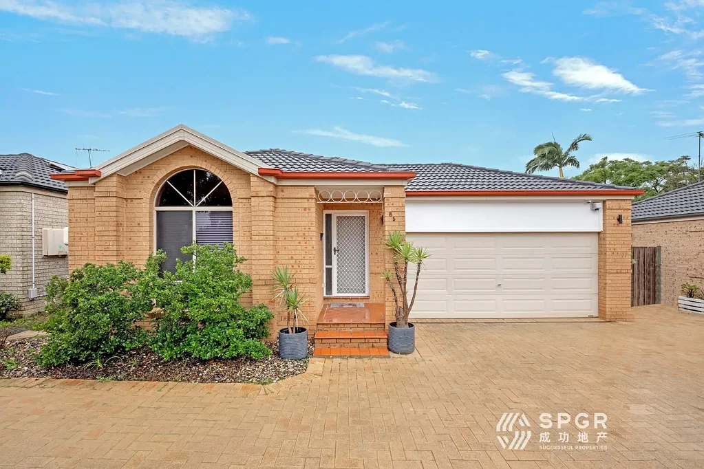 Quakers Hill 3房 现代精美3卧室住宅
宽敞布局，主卧套间
开放式厨房，现代浴室
封闭庭院，木制露台
步行至学校&购物中心
车程至火车站
立即联系，体验精致生活 Elegant Family Home with Contemporary Upgrades in Quakers Hill
| 85 Greendale terrace, Quakers Hill.