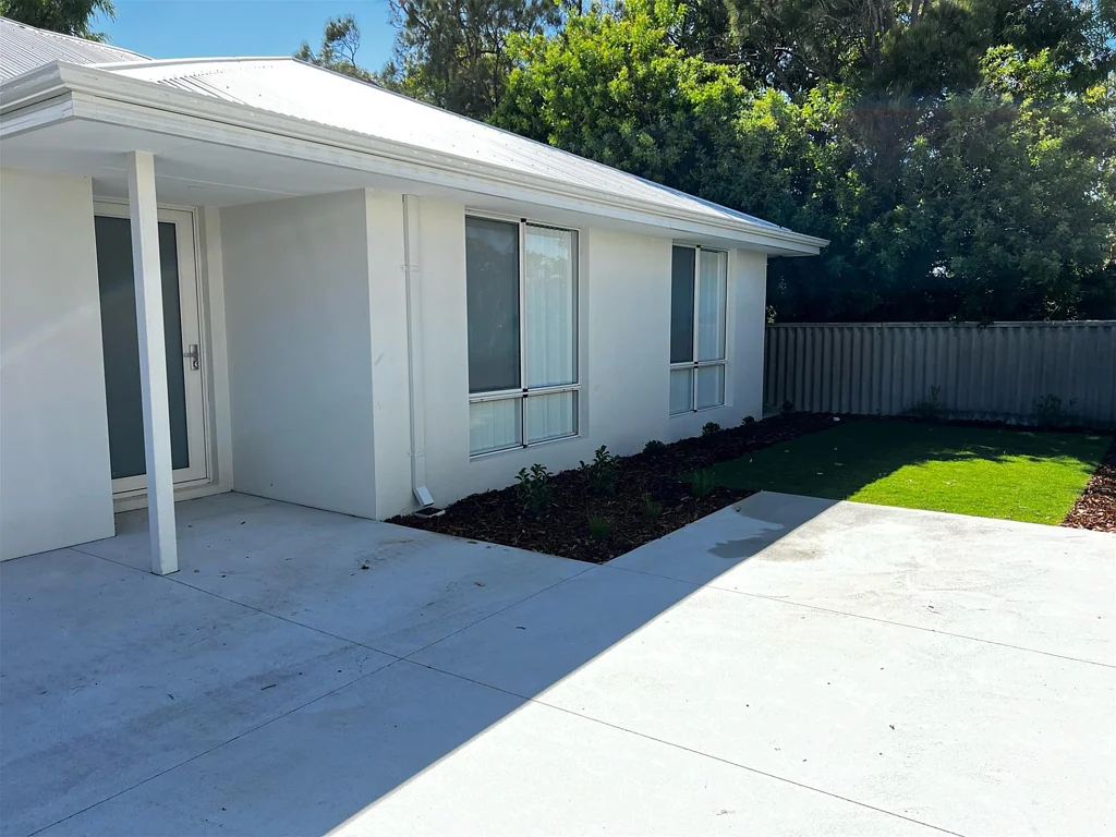 Brand-New Beauty by the Coodanup Foreshore! **MORE PHOTOS TO COME**