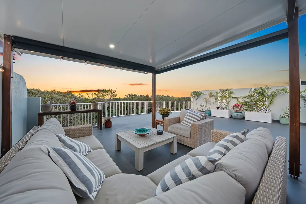 Coolum Beach 2ਬੈੱਡਰੂਮ Opposite beach, top floor + rooftop