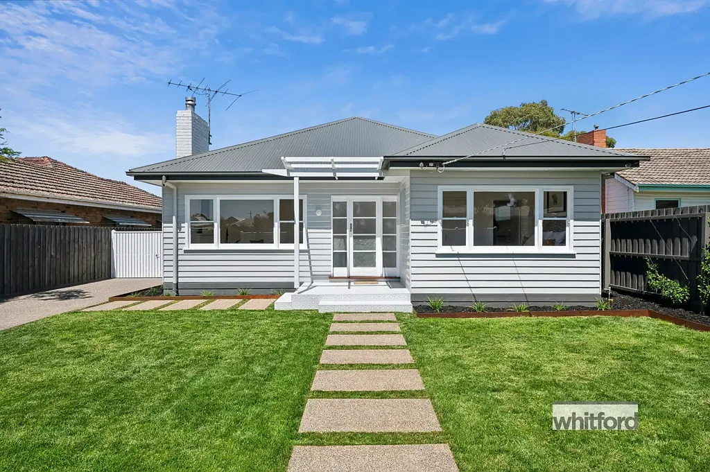 5 June Avenue, Hamlyn Heights, VIC 3215