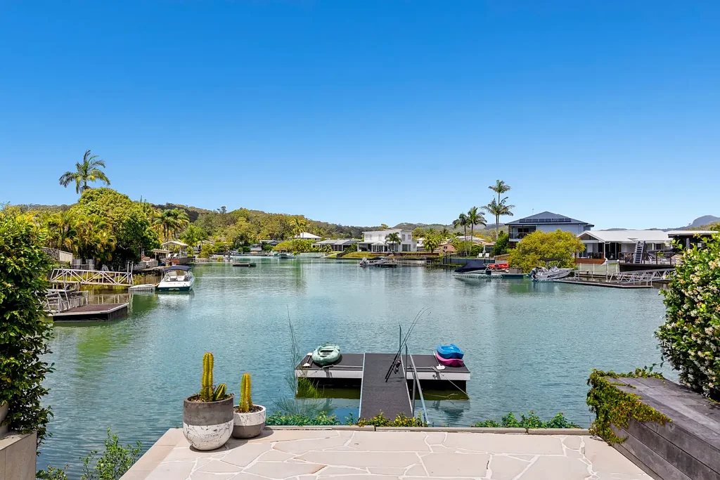 Currumbin Waters 5房  Beautiful Coastal Home in the Heart of Currumbin Waters