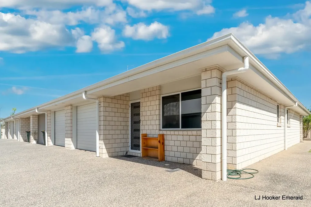 Emerald 2chambre Modern Living, Prime Location - Move Straight In or Invest with Confidence!