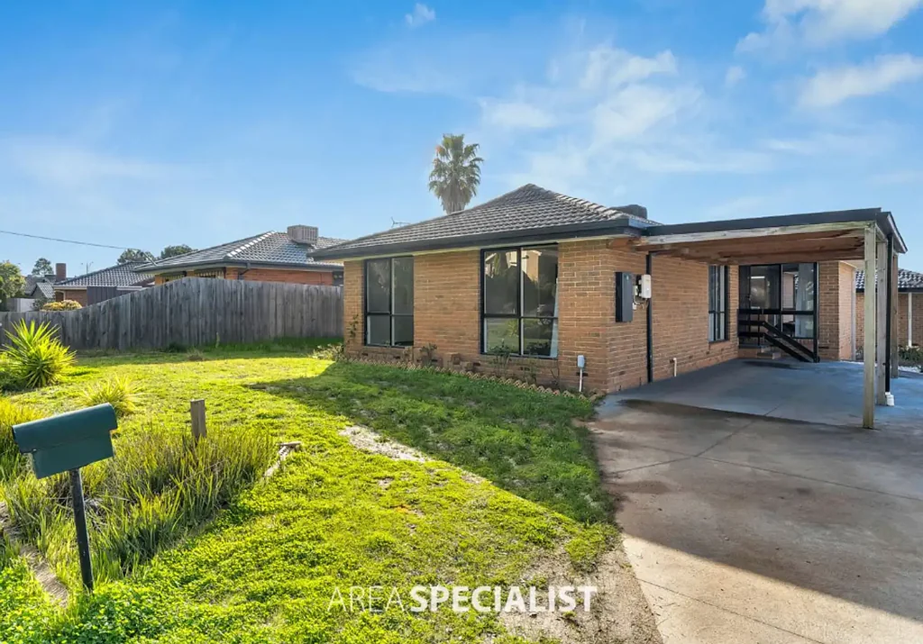 Comfortable Family Living in a Quiet Court Location!