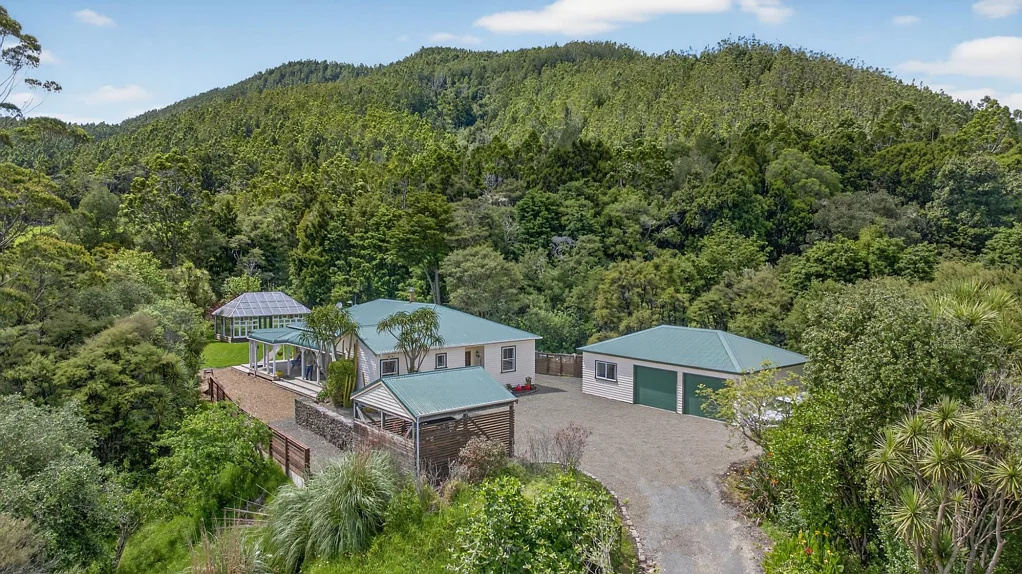 Kaiwaka 4Habitaciones Your Sanctuary at the Foot of Majestic Pukekaroro