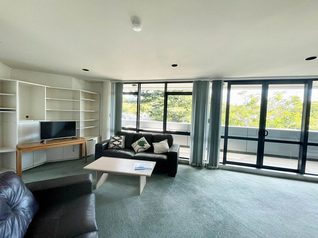 Parnell Rd spacious apartment