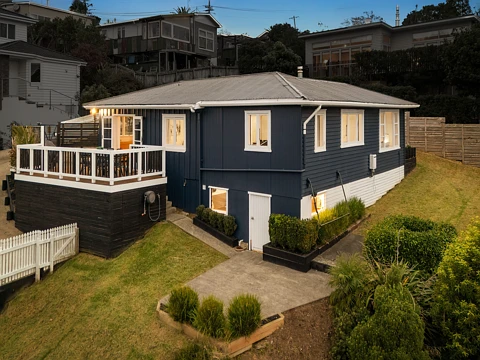 Beach Haven 3 Bedroom SEASIDE CHARM MEETS MODERN COASTAL LIVING!