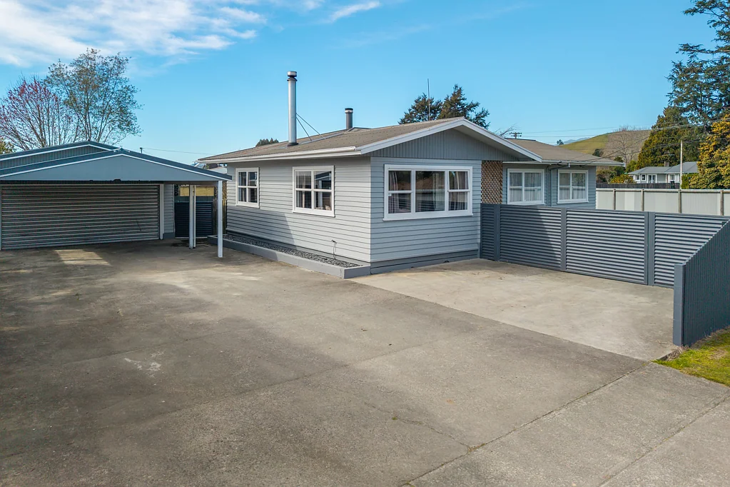 Wakefield 3房  Perfect first home- full section, garage & parking