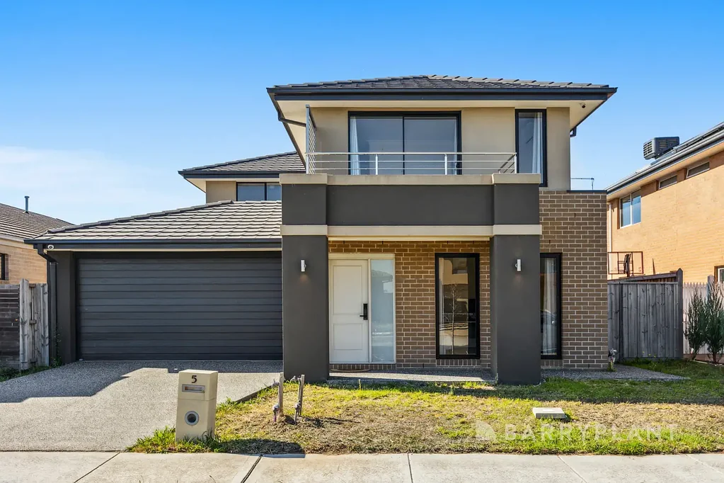 Cranbourne West 5房  The Perfect Blend of Style and Family comfort