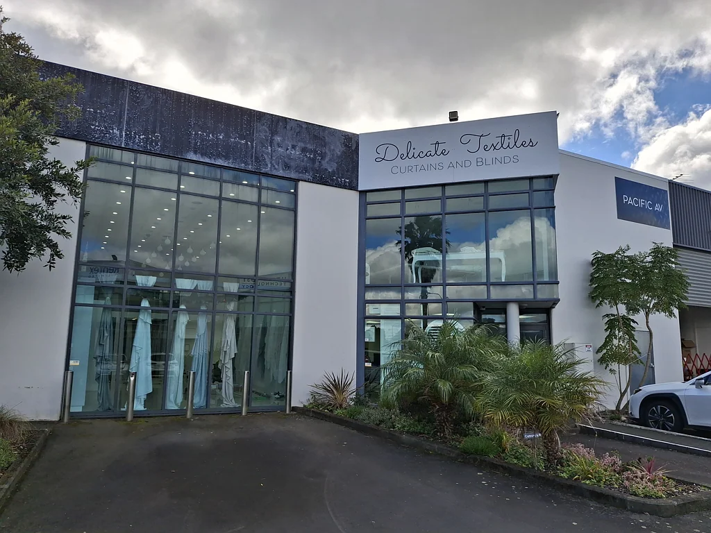 Rosedale Showroom Or Warehouse - You Choose