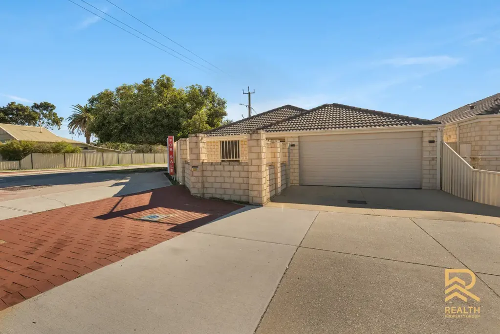 Freshly Refurbished in a Prime Location-Solar panel included!!!