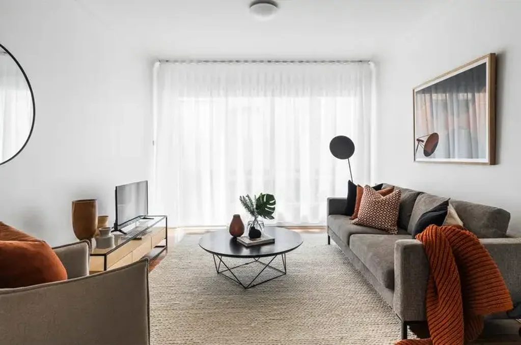 STYLISHLY RENOVATED APARTMENT