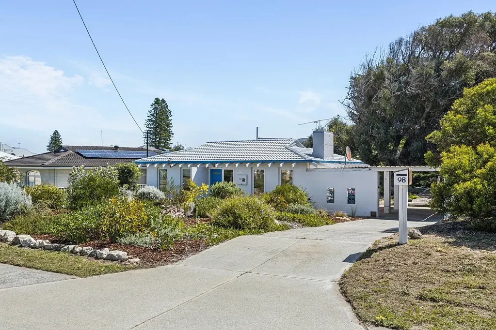 Yanchep 2બેડરૂમ 🌊 Beach days, big backyards and a beautifully renovated home — welcome to the Good Life!