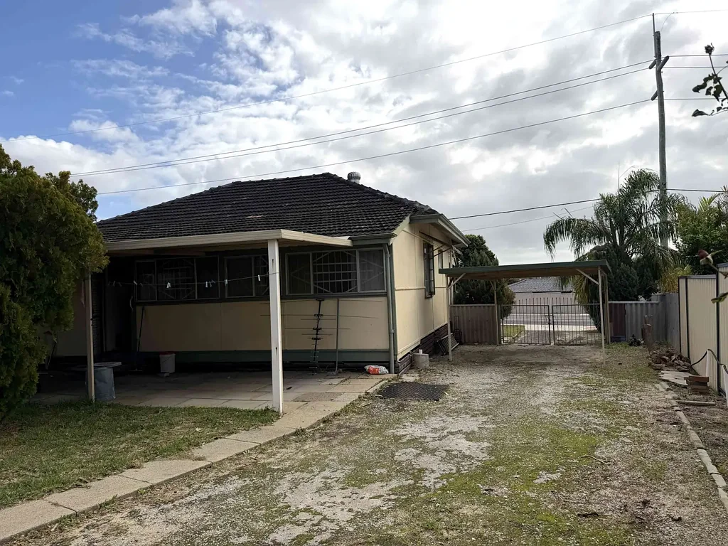 Belmont 2ห้องนอน Prime 655sqm Belmont Opportunity – Renovate, Invest or Rebuild