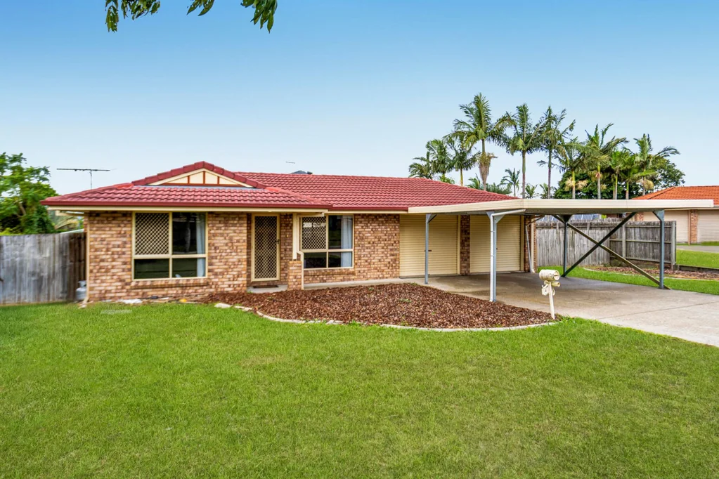 Heritage Park 4部屋 Family Flexibility & A Backyard You’ll Love