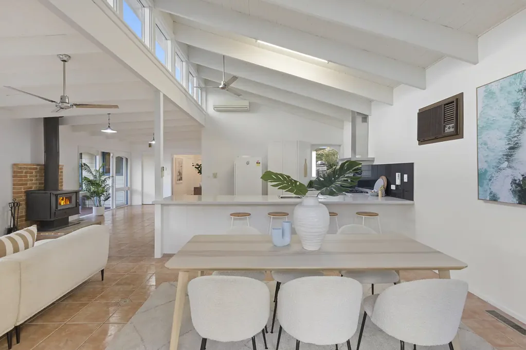 Parkdale 4Kwarto Cathedral Ceilings, Northern Sun & Endless Appeal