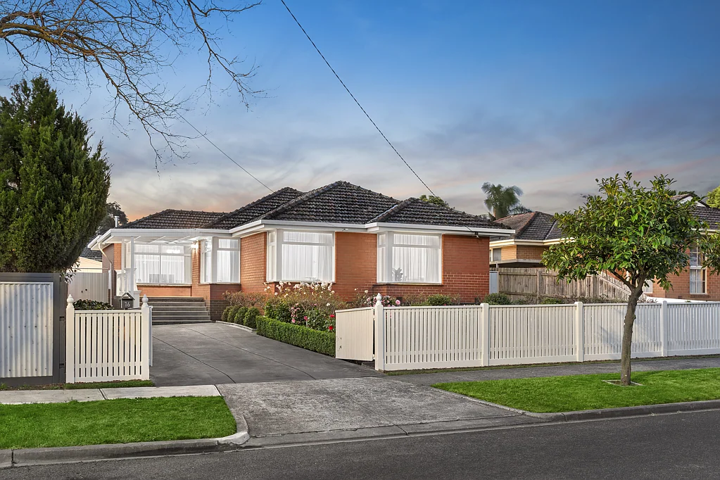 16 Nicholls Street, Macleod, VIC 3085