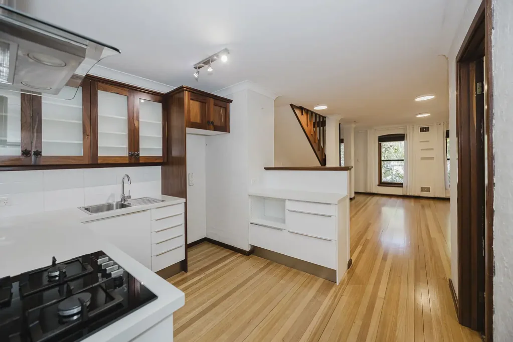 For Rent: Iconic Fremantle Terrace - Walk to Cafes, Art Centre & More