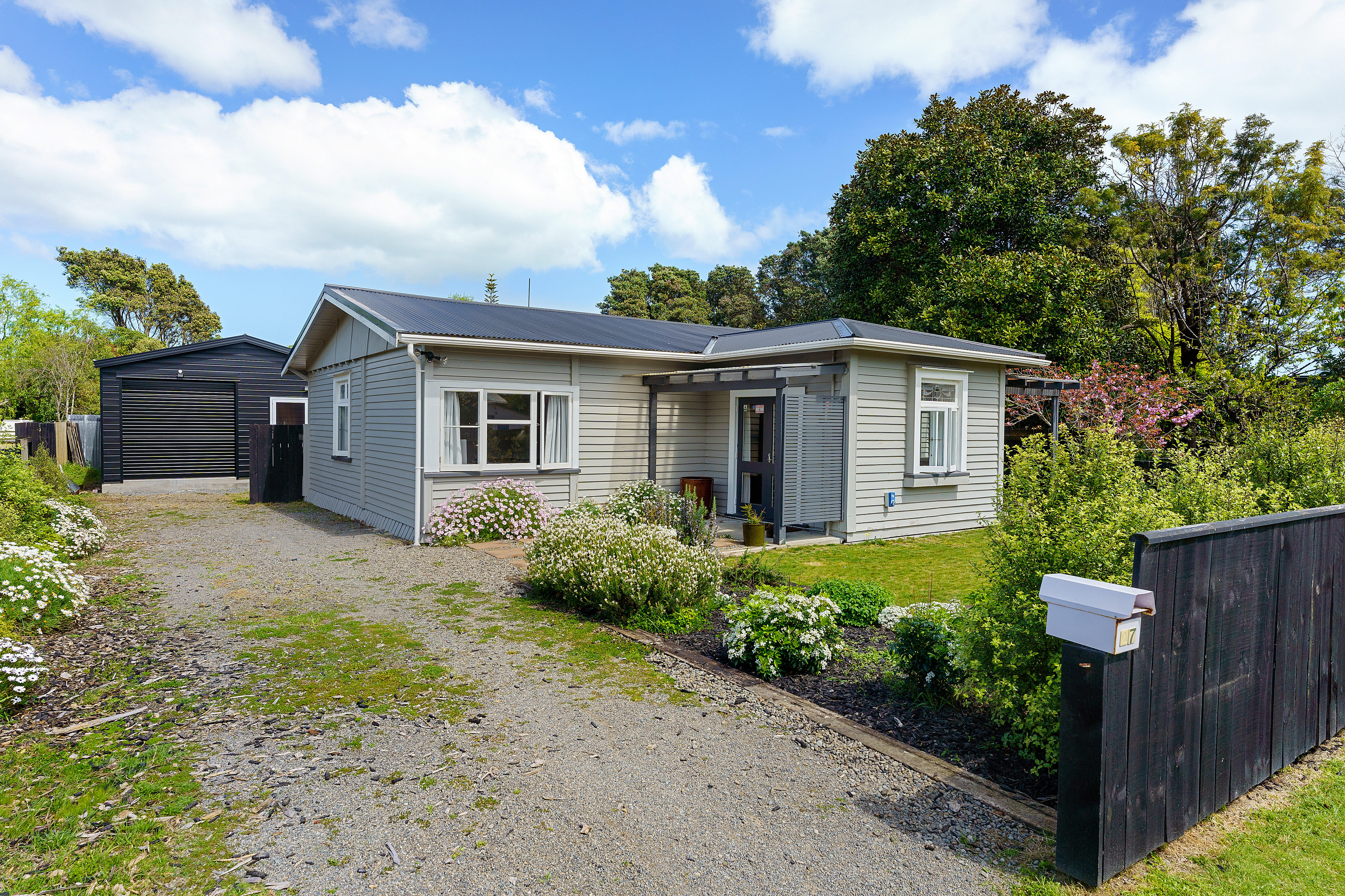 27 Toi Street, Otaki Beach