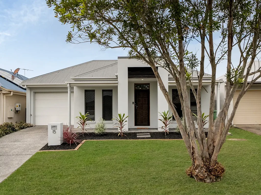 North Lakes 3房 现代舒适与易打理生活完美结合！ Modern Comfort Meets Low-Maintenance Living!