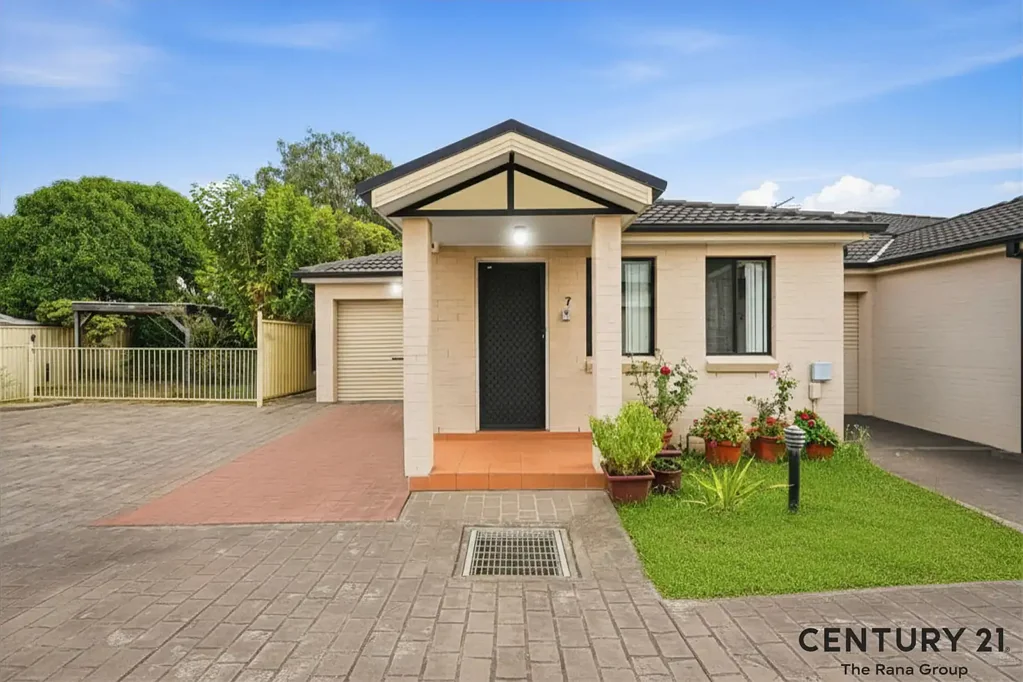 Blacktown 3침실 GAS COOKING, MOVE IN READY, DUPLEX-STYLE VILLA, ONLY 1 COMMON WALL !