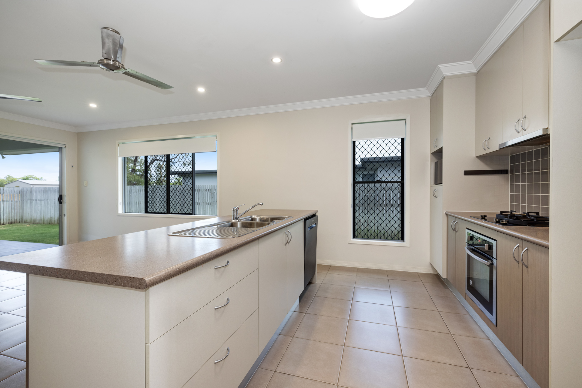 34 BULLA PL, KELSO QLD 4815, 0 Schlafzimmer, 0 Badezimmer, House