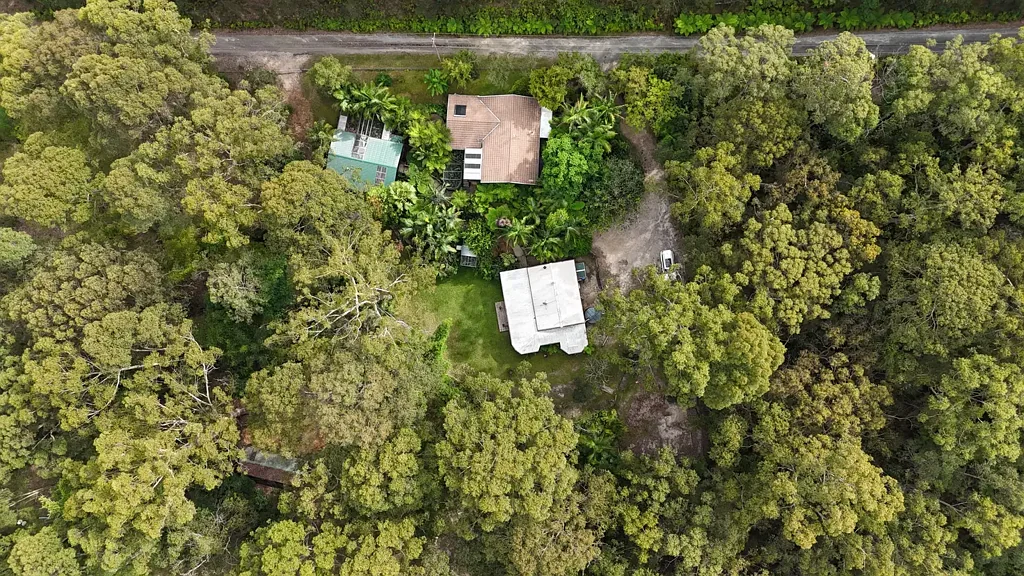 Long Beach 5部屋 A Rare Tropical Sanctuary on 2.5 Acres - Luxury 4-Bedroom Home with Separate 1 Bedroom Guest House