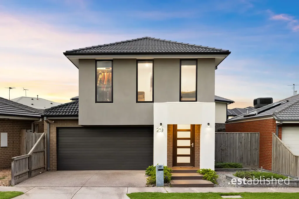 Point Cook 4બેડરૂમ A Near-New Family Home Designed for Effortless Family Living