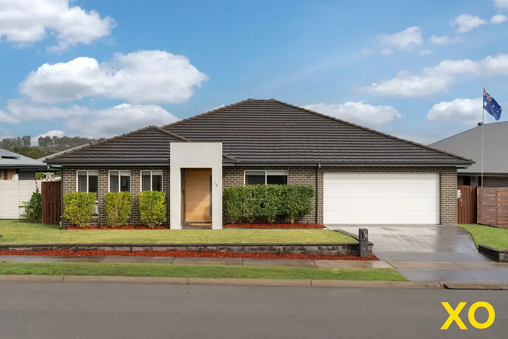 Rutherford 4 Bedroom Contemporary Home in Superb Location